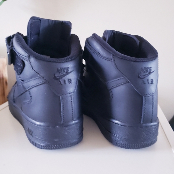 NIKE AIR FORCE 1 MID '07 "TRIPLE BLACK" - 8 US - Picture 11 of 14